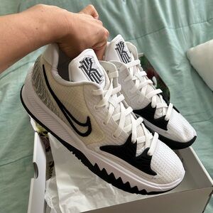 Nike Kyrie Low 4 TB - White/Black-White